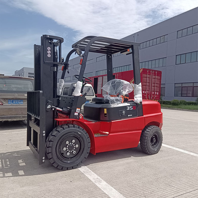 4-wheel Equipment 3500kg Lithium Ion Electric Forklifts